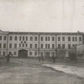 Памятники, фасадные конструкции и мозаики
