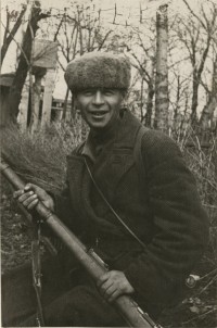 Боец партизанского отряда. Фото из альбома В.Н. Суходольского.