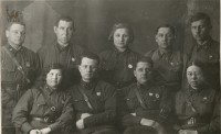 Участники обороны Тулы из 156 полка НКВД во главе с С.Ф. Зубковым. Фото из альбома В.Н. Суходольского