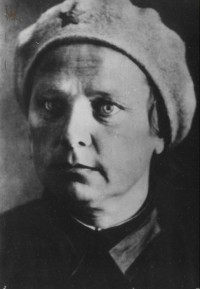 А.П.Абысова - нач медслужбы полка 1896 г.р. из Крапивенского р-на. С 1934 г работала на КМЗ.