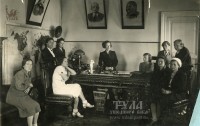 1943 год. Женский коллектив Тульского горисполкома. 