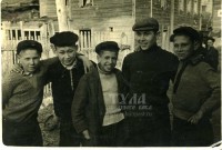 1948 год. Фото сделано в Косом переулке. Из семейного архива Ю. Соколова.