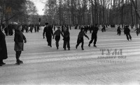 Около 1959 года. Каток в парке располагался вдоль ул. Первомайской около лыжной базы