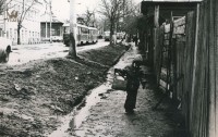 1980-е. Улицу Демидовская плотина, на участке от путепровода до ул. Пролетарской в народе до сих пор называют Епифанской. Из коллекции Михаила Майорова.