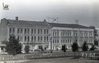 1 августа 1992 года. Вид на здания 56 и 54 по ул. Советской
