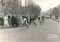 1962 год. Велогонки на ул. Коммунаров