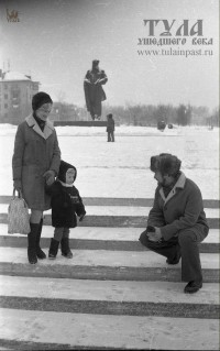 1976 год. Около памятника Льву Толстому