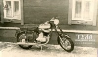 1969 г. Тула.Заречье. Родители купили первый мотоцикл - Ява-250. Нулёвый только из ящика.