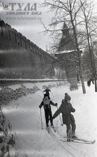 Январь 1987. Лыжня у стен кремля