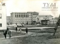 Лето 1962 года. Вид на автовокзал и строящийся главный корпус