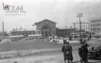Май 1960 года. Вид на автовокзал. Справа - сроящееся здание гл. корпуса ТПИ