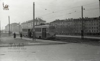 Апрель 1958 года. Ул Коммунаров. Трамвайная остановка «ул. Шевченко» 