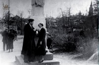 1940-е. Памятник К.Марксу на кладбище Коммунаров. Из коллекции Александра Наумова.
