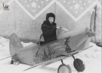 Зима 1958-59. Тот же самолетик. Из архива Тамары Ивановны Поповой.