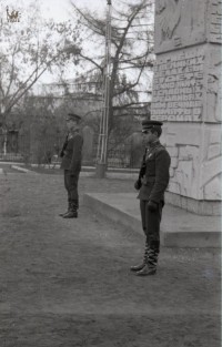 1967 год. В сквере установлен обелиск-пилон. Фото В. Полюбина