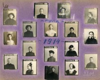 Иногда из фотографий "Триумф" делали выпускные альбомы. 1914 год