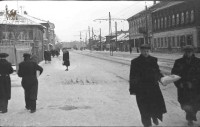 1958. Вид от перекрестка с ул. Фрунзе в сторону Московского вокзала. Справа - двухэтажный дом Красноармейская 114