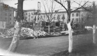 1950-е. Строительство музыкальной школы на ул. Макара Мазая. Фото Михаила Чепикова.