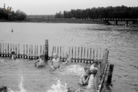 Купание в реке Воронке. Фото - Геннадий Стейскал
