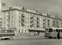 1964 год. Дом пр. Ленина 74, в котором был открыт первый в Туле универсам «Восход»