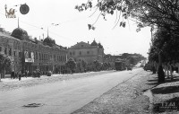 Предположительно 1955 год. Улица Коммунаров от Советской. Фото Юрия Жукова