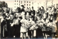 1 сентября 1958 года. Во дворе школы. Фото Владимира Михайлова.