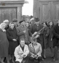 Около 1965 года. Во дворе частного дома на ул. Морозова. Фото Владимира Куракова