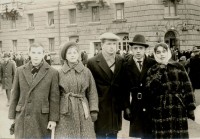 Около 1967 года. Молодые люди на ул. Первомайской. Из коллекции Михаила Тенцера