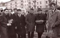 Около 1969 года. Студенты ТПИ на демонстрации. Пр. Ленина