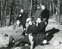 1960-е годы Студенты отдыхают на берегу р. Воронки Фото из архива Б. Барышникова