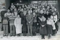 Декабрь 1990 года. Коллектив газеты «Молодой Коммунар» на ступенях редакции