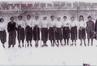 1939 год. Женская команда по хоккею с мячом