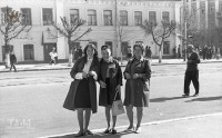 1 мая 1969 года. Девушки на ул. Советской.