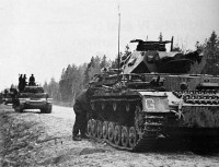 Октябрь 1941. Немецкие танки идут на Тулу. Буква G - опознавательный знак армии Гудериана. Фото с сайта myslo.ru