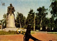 1964. Памятник командиру крейсера "Варяг" - В.Ф. Рудневу