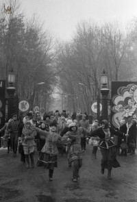 8 Марта 1983 года. Вход со стороны памятника В.В. Вересаеву