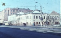 Осень 1988 года Улица Советская. Сейчас на месте этих зданий стоит ТЦ Гостиный двор