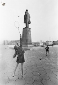 1993. У памятника Ленину