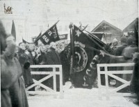 27 января 1924. Склонение знамен в момент опускания В.И. Ленина в могилу