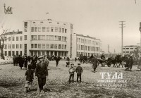 Около 1934 года. Площадь Челюскинцев