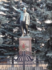 Первый тульский памятник Ленину на территории артучилища, перенесенный с пл. Восстания. Фото Михаила Тенцера.