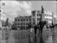 1960 г. Кадр из фильма «Евдокия». Сцена, снятая на пл. Челюскинцев