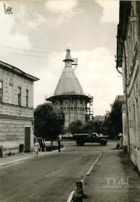 1967 год. Вид из Шурдуковского переулка на Спасскую башню кремля. Фото В.С. Боголюбова