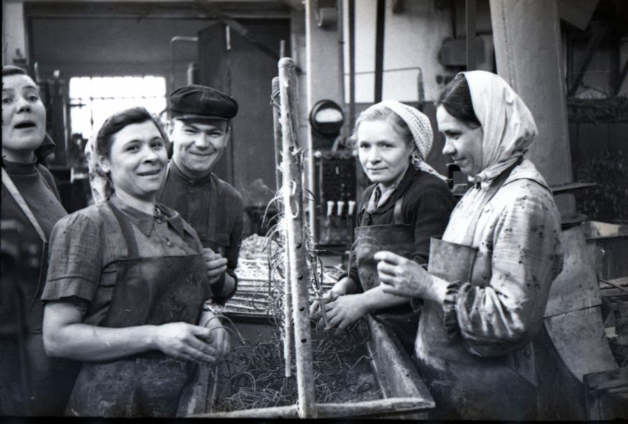 1958. Рабочие тульского завода "Красный Октябрь"