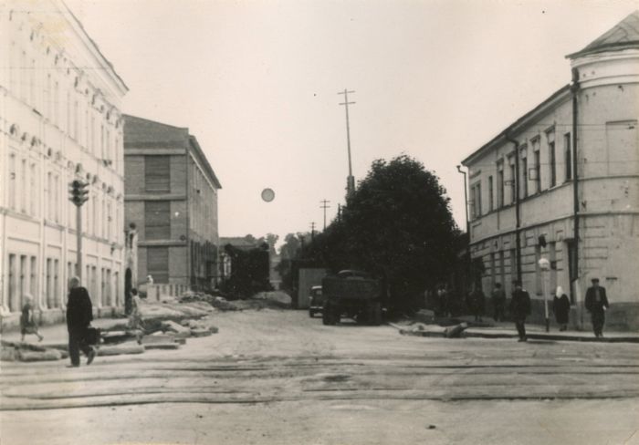 1961 г. Подготовка ул. Энгельса для прокладки трамвайных путей.